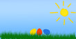 blauer Himmel Sonne bunte Eier im Gras
