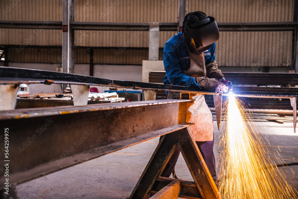 Thermal Cutting Gouges In Steel Welder use carbon air arc gouging for hot work cutting or gouging heavy ...
