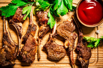 Sticker - Grilled lamb rack with parsley and tomato sauce. 