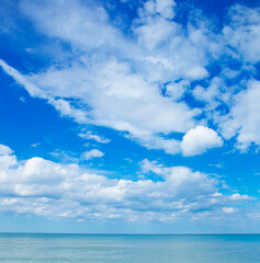 Wall Mural - Beautiful sky and blue sea