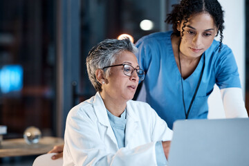 Canvas Print - Doctors, nurse or laptop in night teamwork, medical research or surgery planning in wellness hospital. Talking, thinking or healthcare women on technology for collaboration help or life insurance app