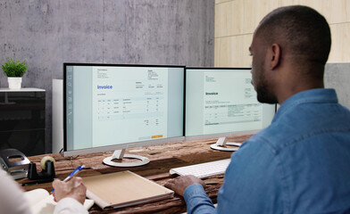 Poster - electronic business invoice check using software