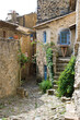 Saint-Montan, romantische Gasse mitten im historischen Charakter Dorf an der Ardèche