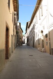 Fototapeta Uliczki - Old narrow alley in Spello, Umbria Italy