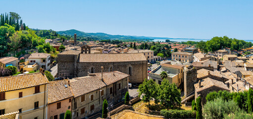 Wall Mural - Blick über Bolsena und Bolsenasee von der Burg aus. 