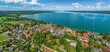Blick über Seeshaupt zum Starnberger See in Oberbayern an einem sonnigen Sommertag