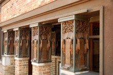 Details Of The Columns At The Studio And Home Of Architect Frank Lloyd Wright , Oak Park, Illinois Near Chicago