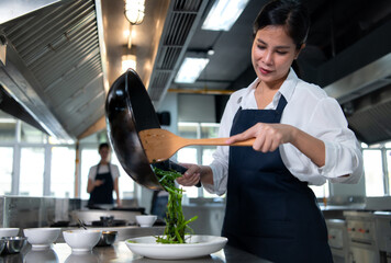 Cooking class atmosphere, Is to work closely with a chef and learn from experienced chefs at recognized institutions.