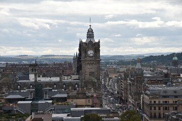 Wall Mural - Aerial view of Edinburgh city centre with buildings and landmarks. 