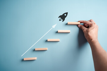 Leinwandbilder - Shortcut Exponential growth or compound interest, investment fast track into staircase, wealth or earning rising up graph increasing profit financial concept.