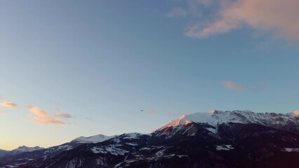 Wall Mural - Montagne sous la neige