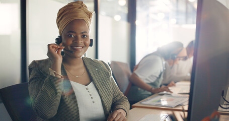 Aufkleber - CRM, happy customer service or consultant black woman with smile for success telemarketing, help or communication. Sales advisor, call center or employee for contact us consulting or customer support