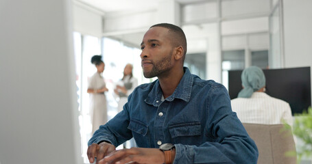 Aufkleber - Office computer, thinking and black man reading feedback review of social network, customer experience or ecommerce. Website analytics, research report and media employee doing online survey analysis
