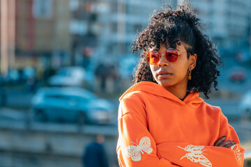 Canvas Print - girl on the street with sunglasses