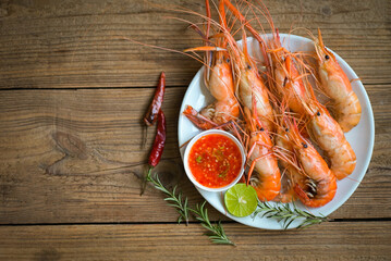 shrimp grilled delicious seasoning spices on white plate background appetizing cooked shrimps baked prawns rosemary lemon lime pepper, Seafood shelfish with seafood sauce