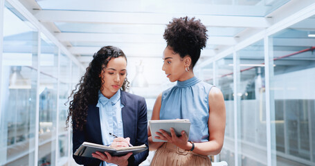 Aufkleber - Mentor, discussion and business women walking in office workplace. Leadership, coaching and group of people or employees in hallway talking, planning or brainstorming project with tablet and books.