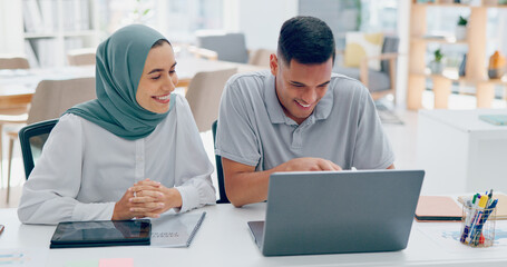 Leinwandbilder - Muslim, laptop or woman with a manager planning a SEO digital marketing or advertising strategy in a office building. Islamic, collaboration or hijab employee talking or speaking of ideas to a worker