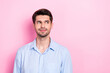 © deagreez - Portrait of nice good looking man wear trendy clothes presenting interesting proposition empty space isolated on pink color background
