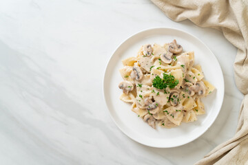 farfalle pasta with mushroom white cream sauce