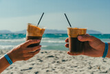 Fototapeta Krajobraz - Mrożona kawa na plaży