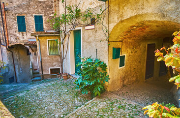 Canvas Print - The passage under the vintage house in Castello, Valsolda, Italy