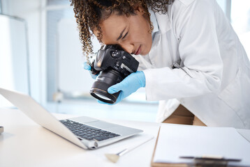 Aufkleber - Black woman, forensic investigation and camera for laptop, it and cyber crime evidence on lab desk. Young technician, photography or computer for digital analysis of online criminal for cybersecurity