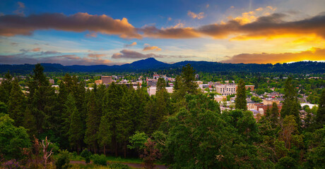 Fototapete - Sunset over Eugene, Oregon, from Skinner Butte Lookout