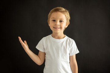 Canvas Print - Isolated portrait of a children and parents,, family, people on black background