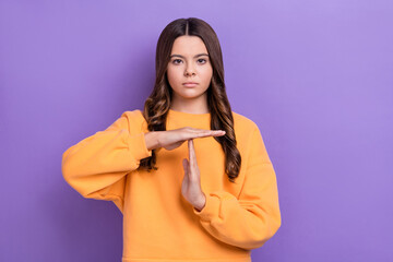 Canvas Print - Photo of serious person hand palm demonstrate time out gesture isolated on violet color background