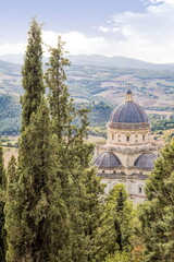 todi, italien - kuppeln der santa maria della consolazione