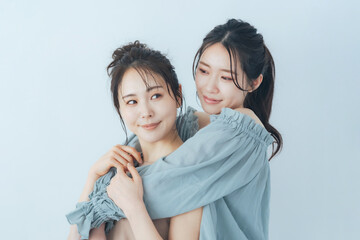 Aufkleber - 女性二人の美容イメージ　スキンケア　エステサロン