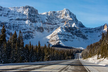 IcefieldsÂ Parkway In Winter, BanffÂ National Park, Alberta, Canada
