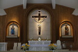 Fototapeta Uliczki - Altar in der Kirche von Padre Pio in Santo Tomas, Provinz Batangas, Philippinen