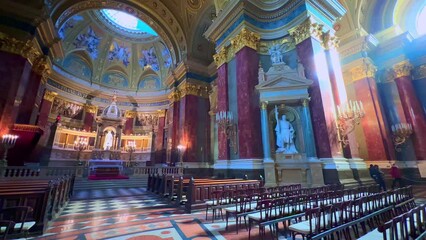 Canvas Print - Panoramic prayer hall of St Stephen's Basilica, Budapest, Hungary