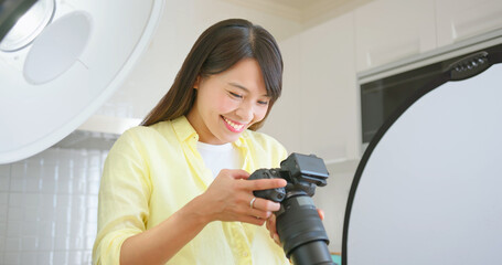 Poster - female photographer take pictures