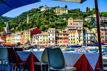 Canvas Print - Cafe at a port in italy