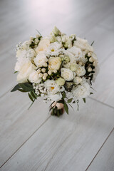 Wall Mural - A large bouquet of beige roses 4402.