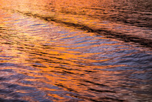 Sunrise Colors Of Liquid Gold Paint A Salmon Boat Wake On The Umpqa River