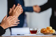© BESTIMAGE - Boss manager team applauding clap for Employees congratulating promoted colleague, expressing gratitude, recognition, appreciation greeting for win job