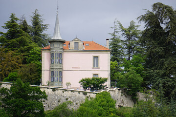 Canvas Print - old pink stone estate with tower  in the village of Sault in the south of France