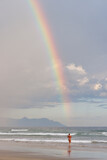 Fototapeta Tęcza - praia de Guaratuba com arco íris ao fundo
