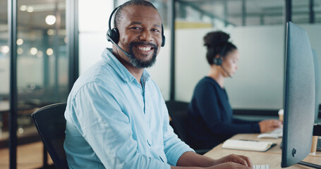 Aufkleber - Call center, customer support and face of black man at desk working on computer, online and telemarketing. Crm, contact us and portrait of consultant for friendly service, help and customer service