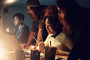Leinwandbilder - Night office, startup and young people with teamwork, collaboration and project deadline for software development on computer. Team of employees working on laptop for digital solution and ramen food