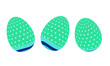 Huevo de pascua con lindo diseño decorativo en tonos azules y  tres posiciones diferentes, sin fondo.