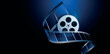 bobina cinema con pellicola, spettacolo, film, su sfondo blu