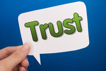 Aufkleber - Speech bubble in front of colored background with Trust text.