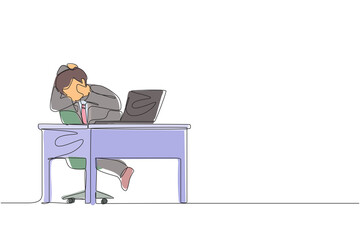 Aufkleber - Single continuous line drawing scared man manager looking at laptop computer screen. Shocked male watching video on his notebook computer at home. One line draw graphic design vector illustration