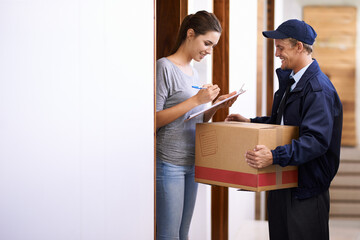 Canvas Print - Delivering on his promise of fast and friendly service. a courier making a delivery to a smiling customer.