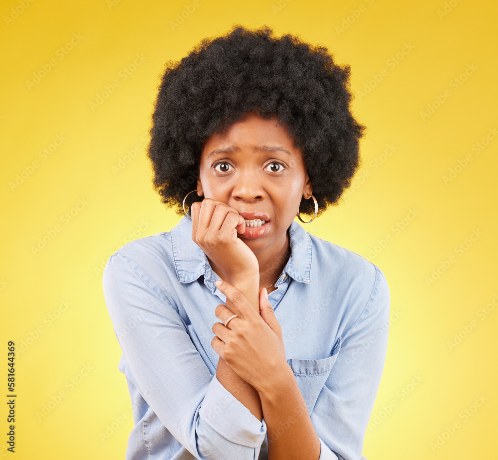 Photo Stock Fear, anxiety and biting nails with portrait of black woman ...