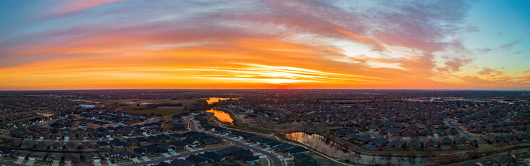 Canvas Print - Aerial view of the beautiful sunrise landscape over Edmond area